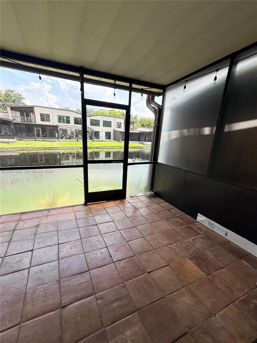 TRELLISES 4A CONDO - Residential