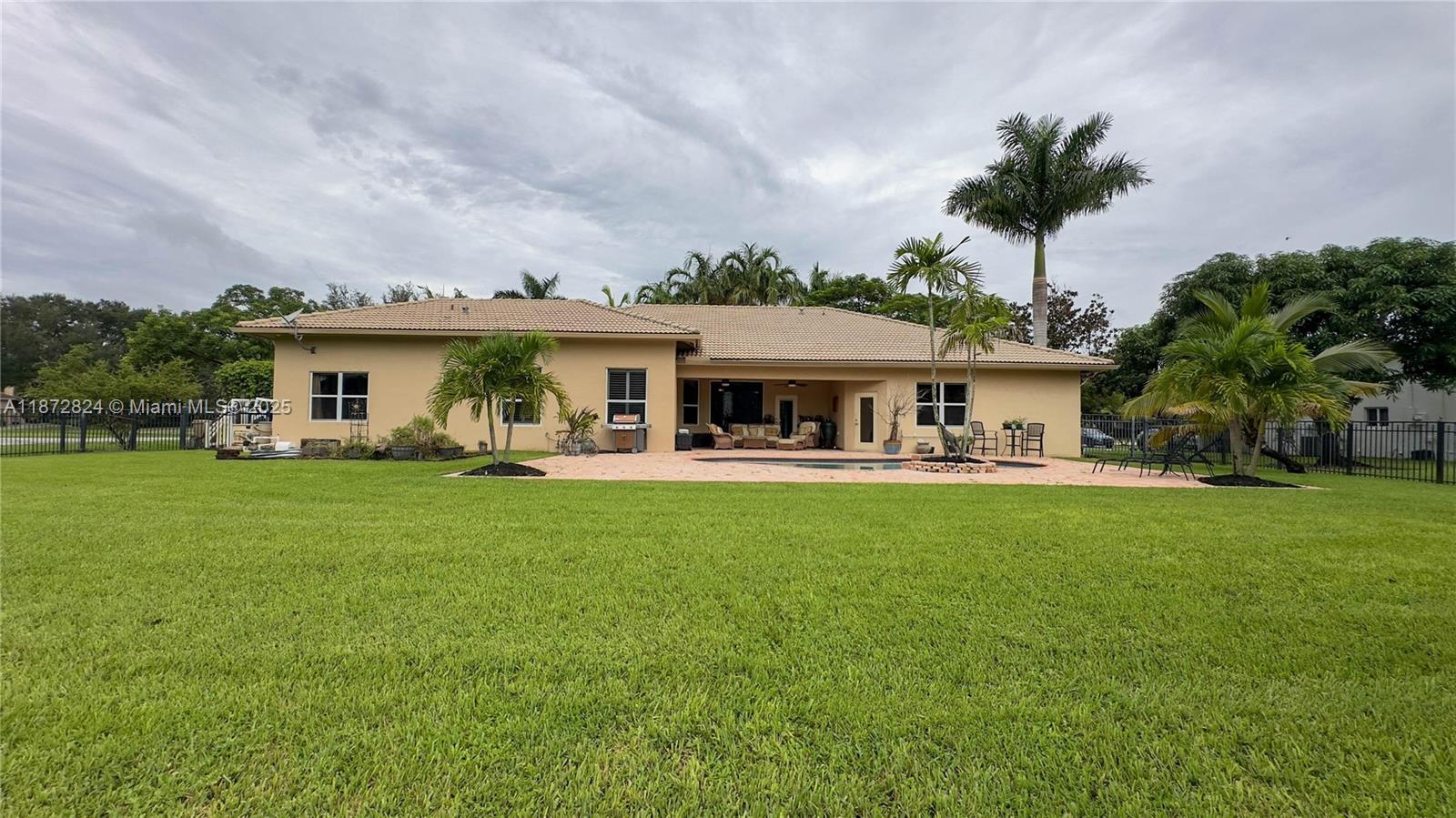 DAVIE WHISPERING PINES - Residential