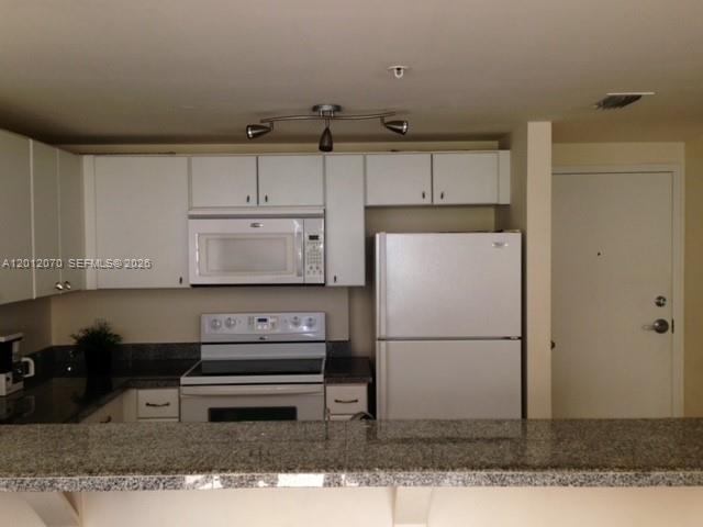 2740 SW 28th Ter 304