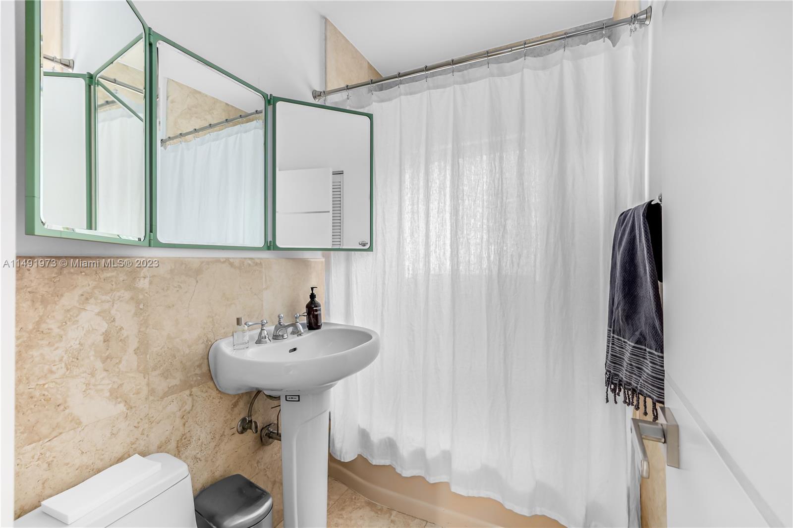 BEACH VIEW ADDN - Residential