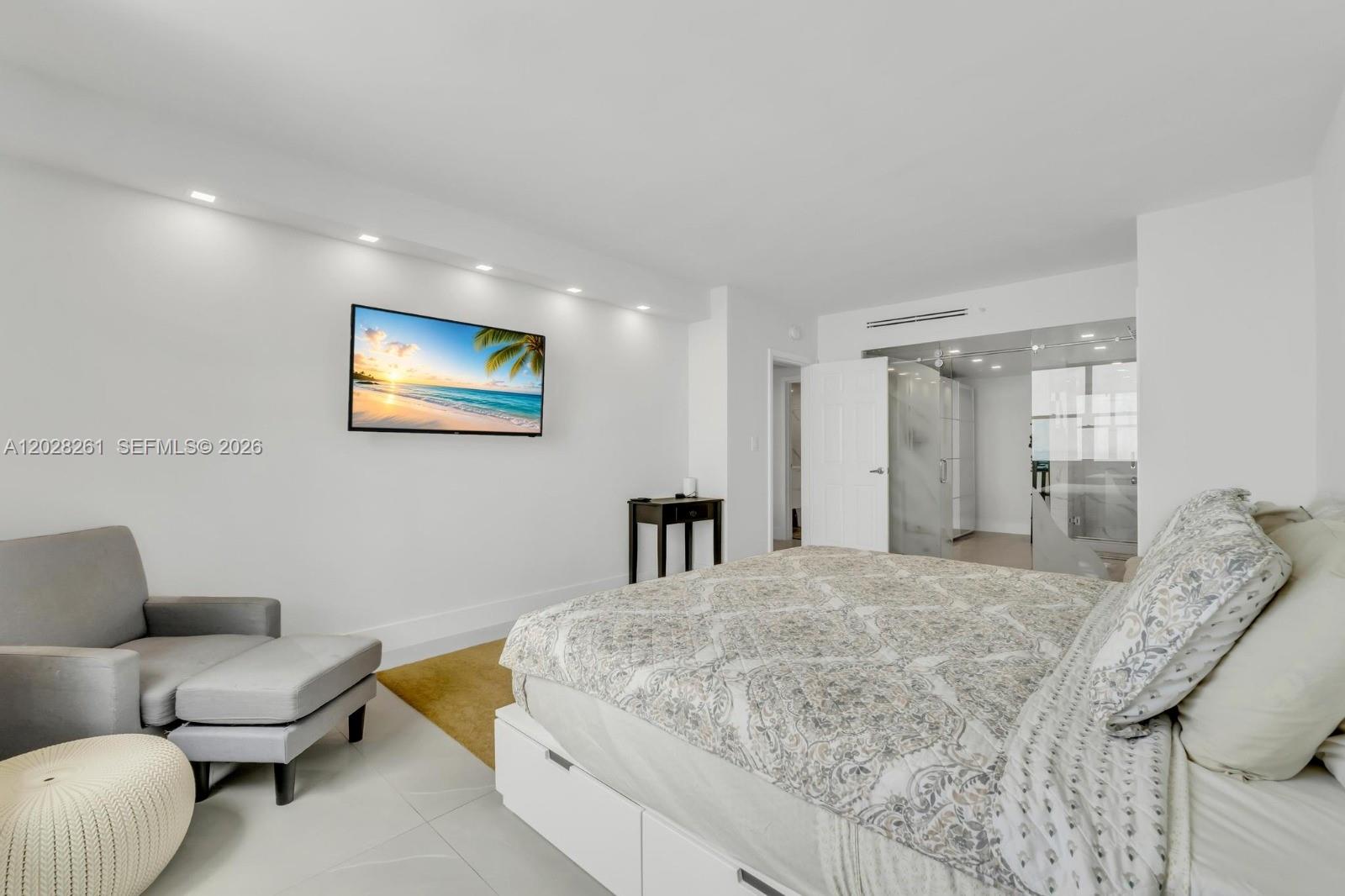 WAVE CONDO - Residential