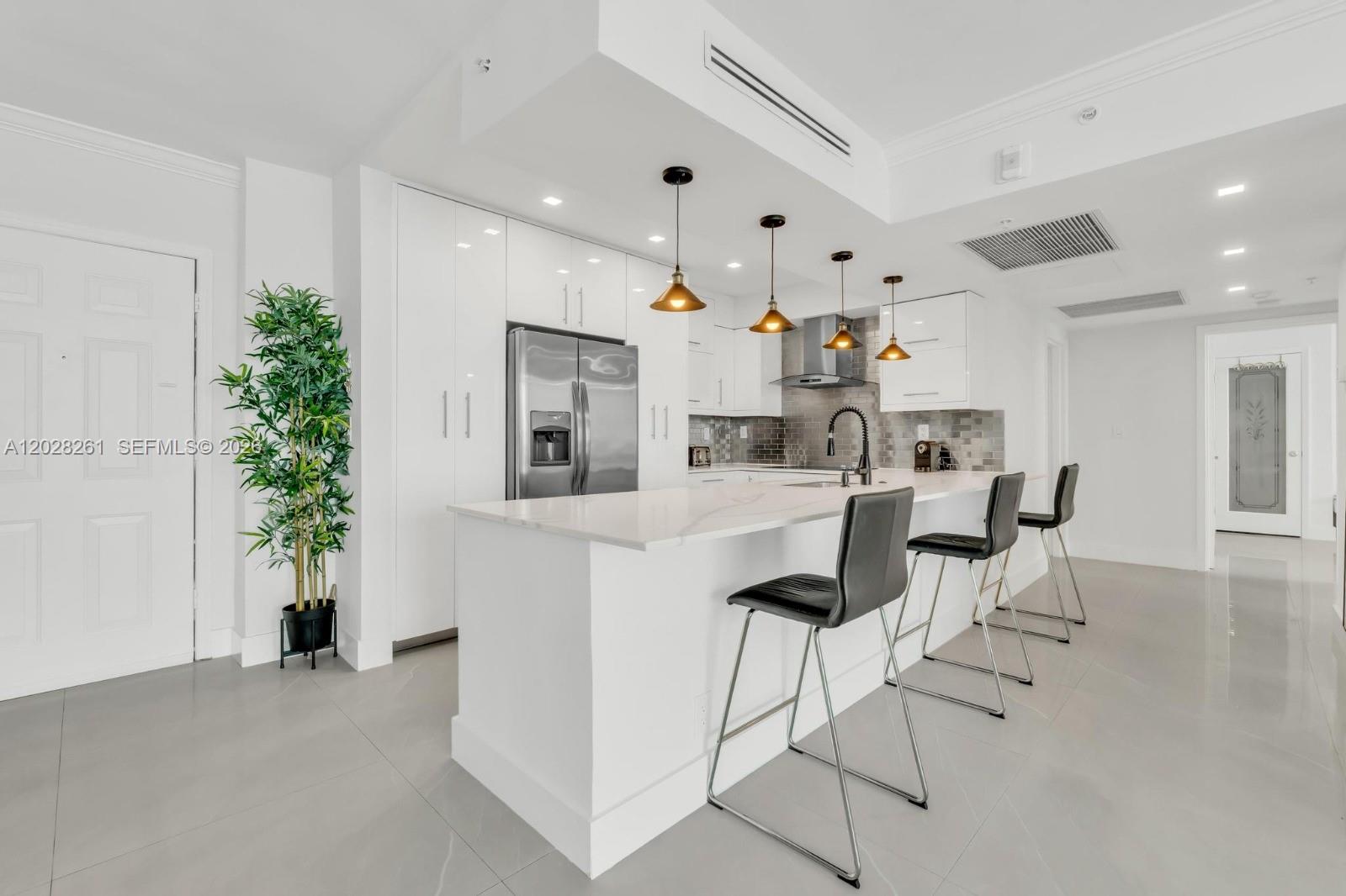 WAVE CONDO - Residential