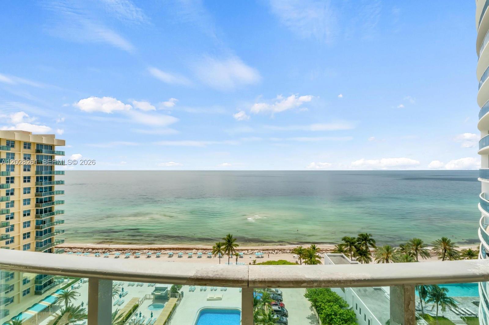 WAVE CONDO - Residential