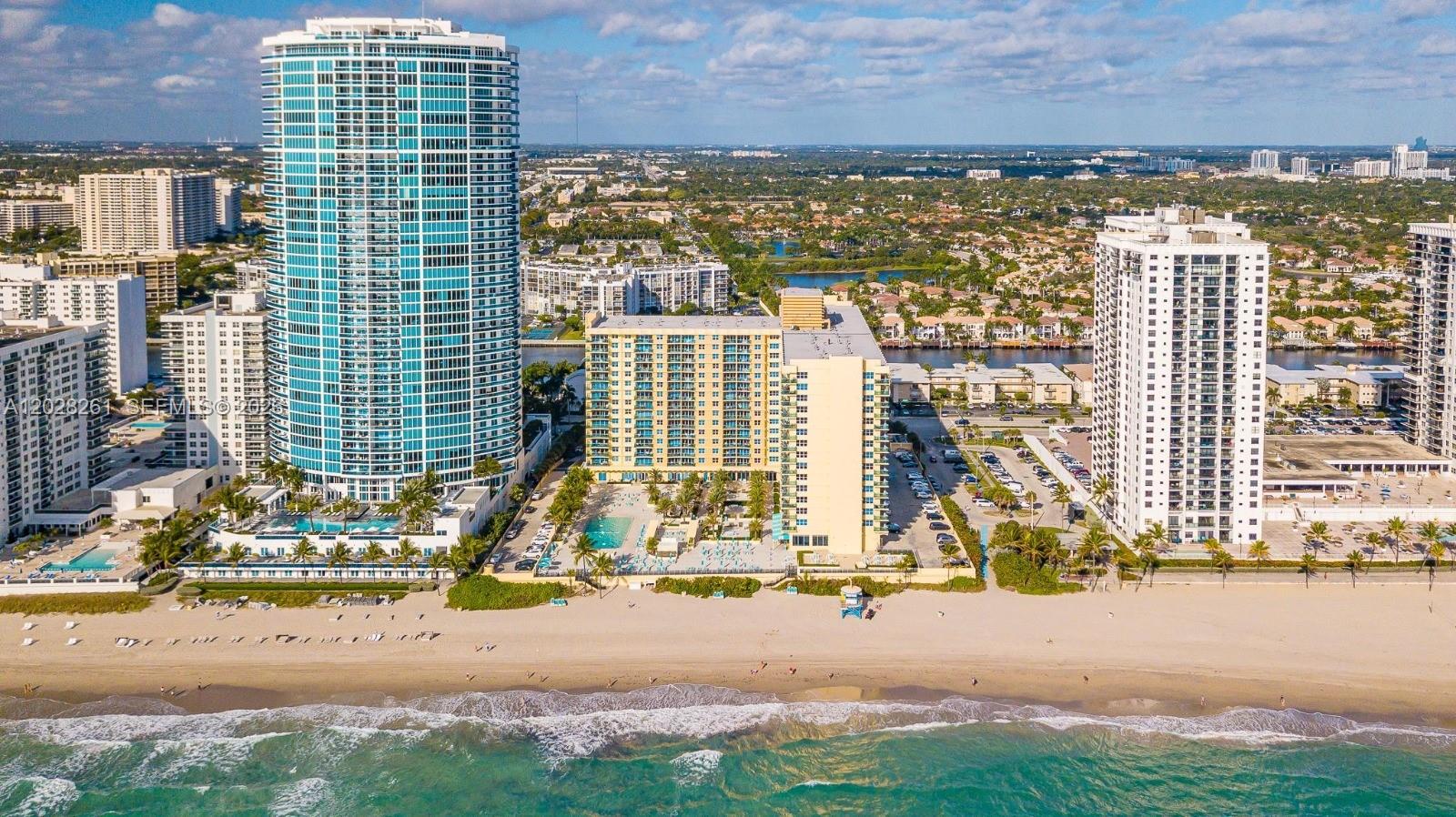 WAVE CONDO - Residential
