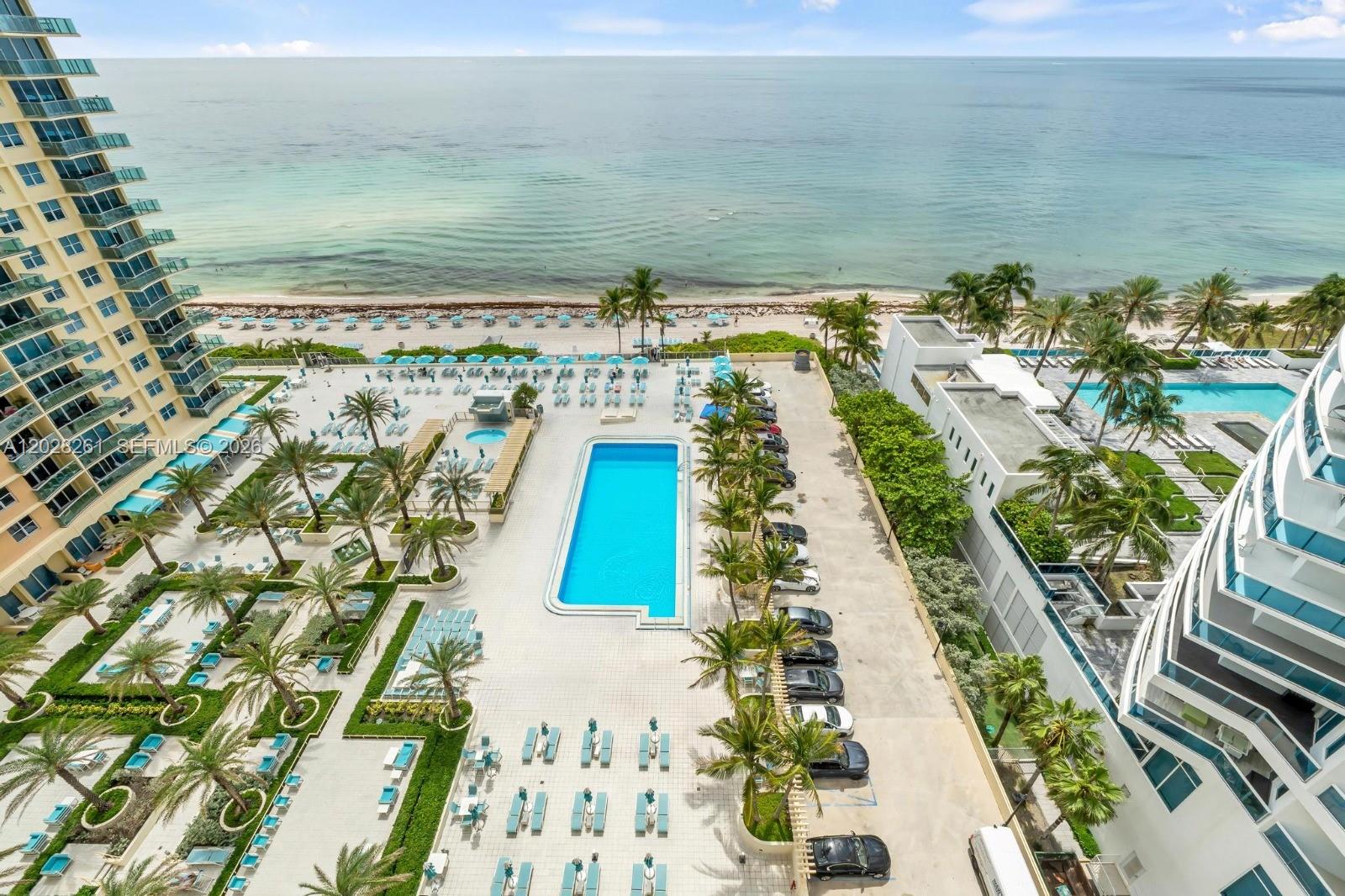 WAVE CONDO - Residential