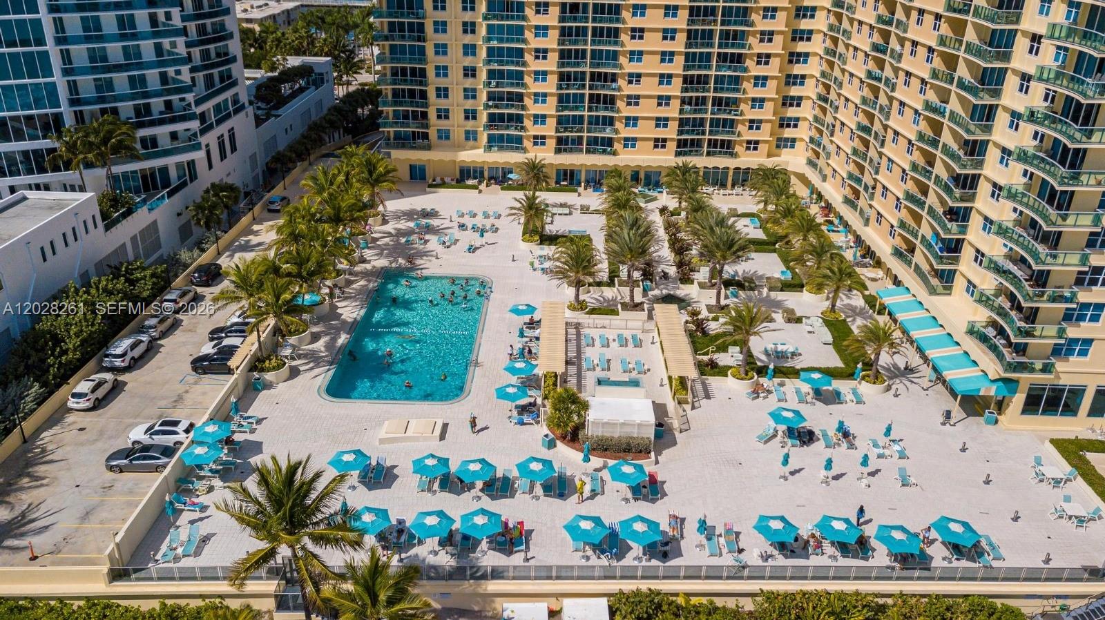 WAVE CONDO - Residential