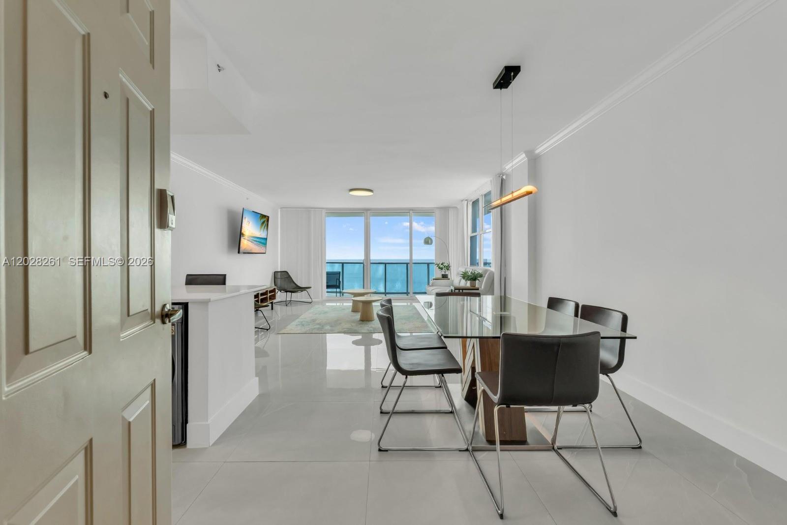 WAVE CONDO - Residential
