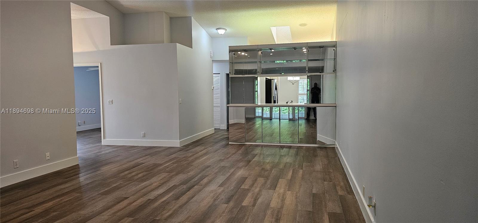 SAUSALITO PLACE - Residential