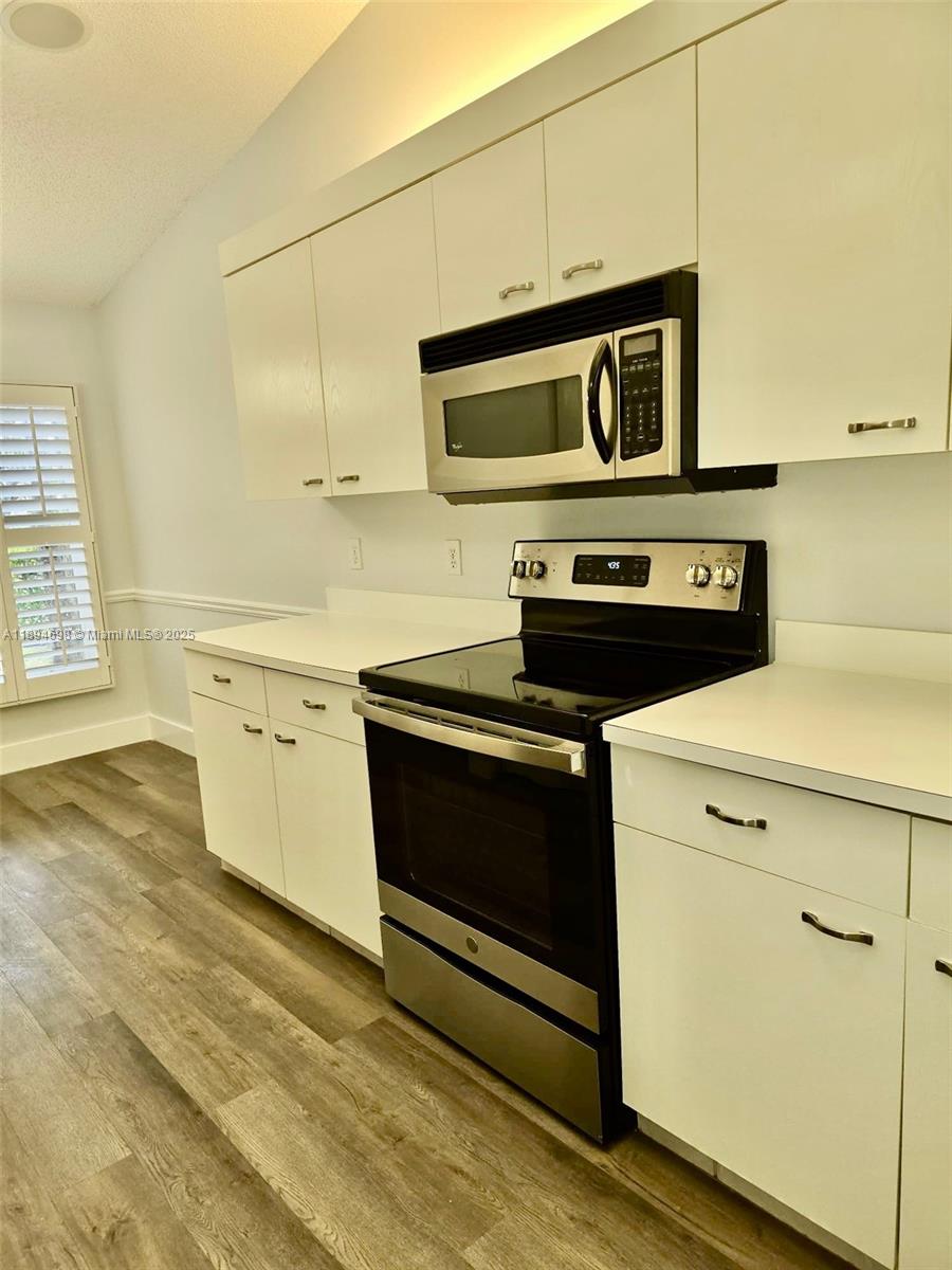 SAUSALITO PLACE - Residential