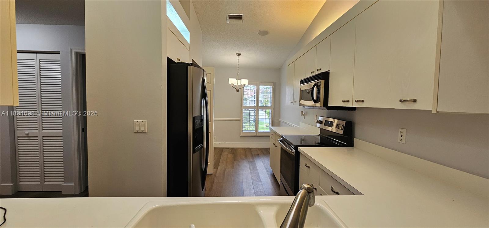 SAUSALITO PLACE - Residential