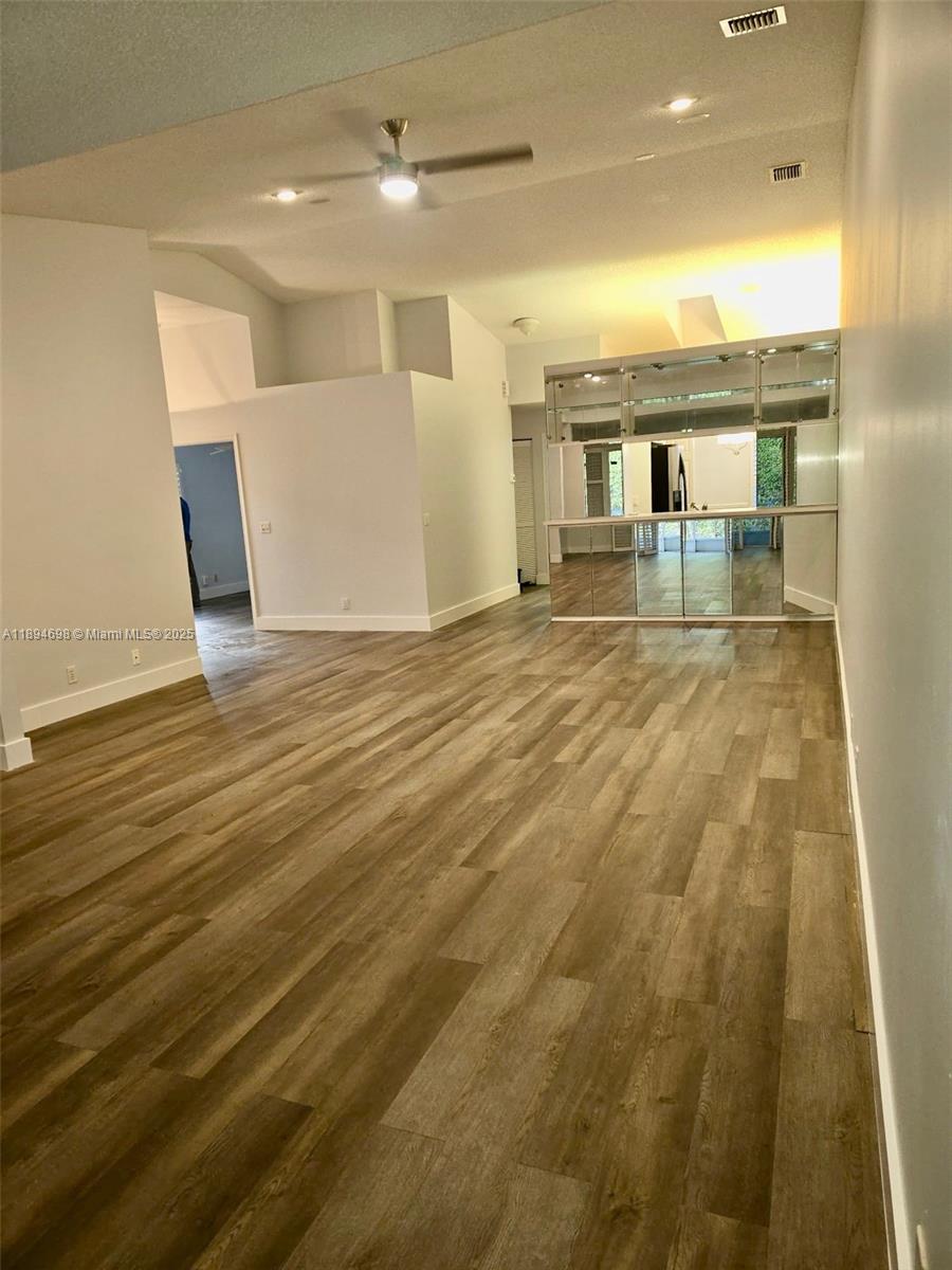 SAUSALITO PLACE - Residential