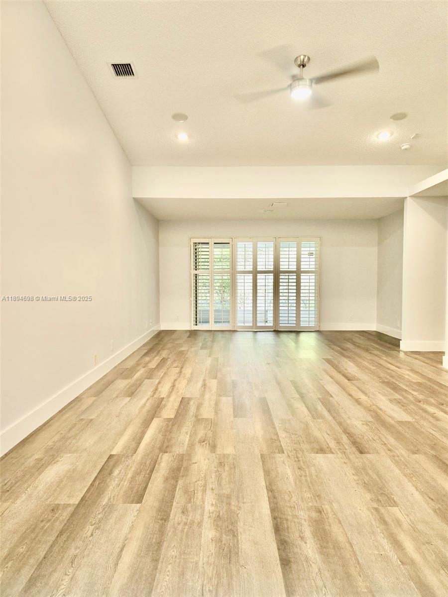 SAUSALITO PLACE - Residential