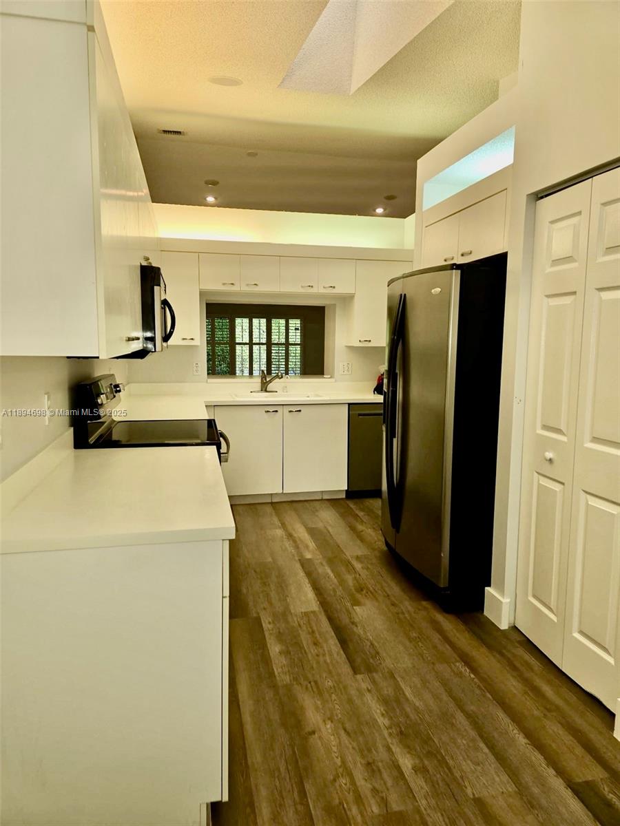 SAUSALITO PLACE - Residential
