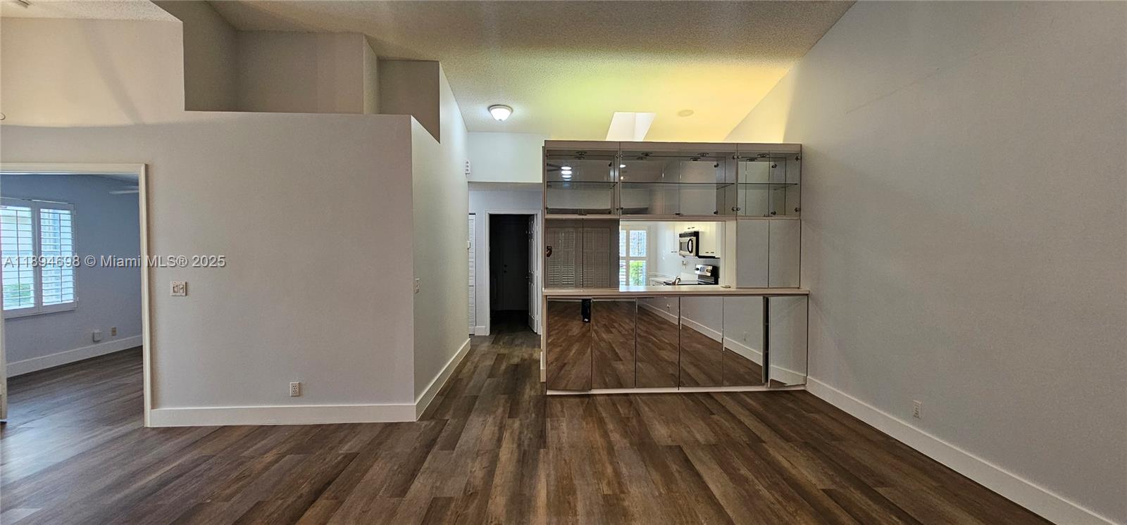SAUSALITO PLACE - Residential