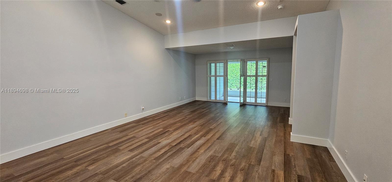 SAUSALITO PLACE - Residential