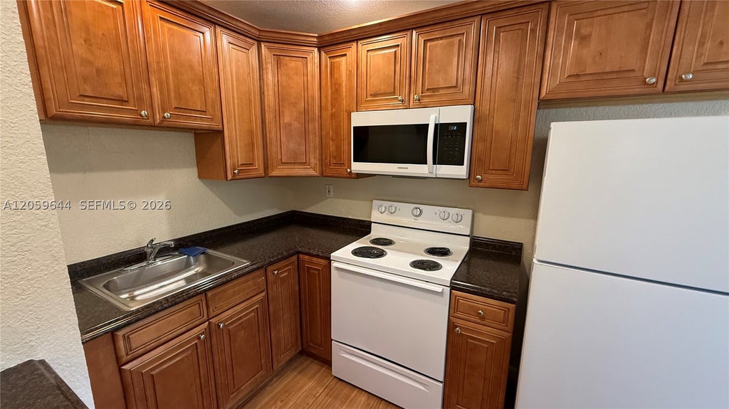 Photo of 1310 NE 14th Ave #4, Fort Lauderdale, FL 33304 (MLS # A12059644)