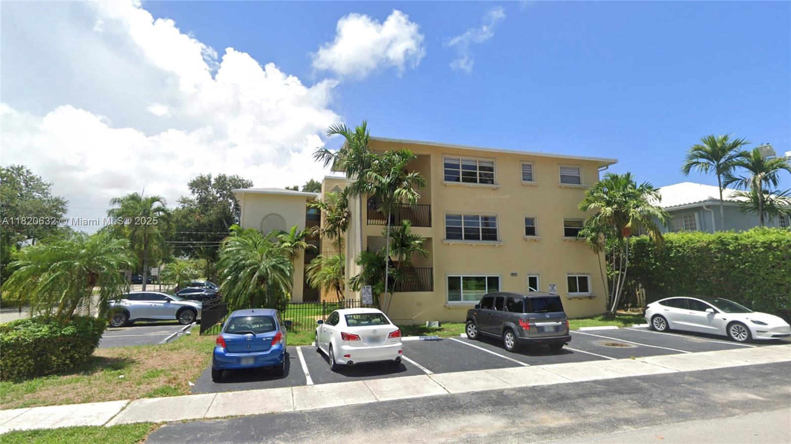 Property for Sale at 901 Ne 3rd St 302, Fort Lauderdale, Broward County, Florida - Bedrooms: 2 
Bathrooms: 1  - $327,000