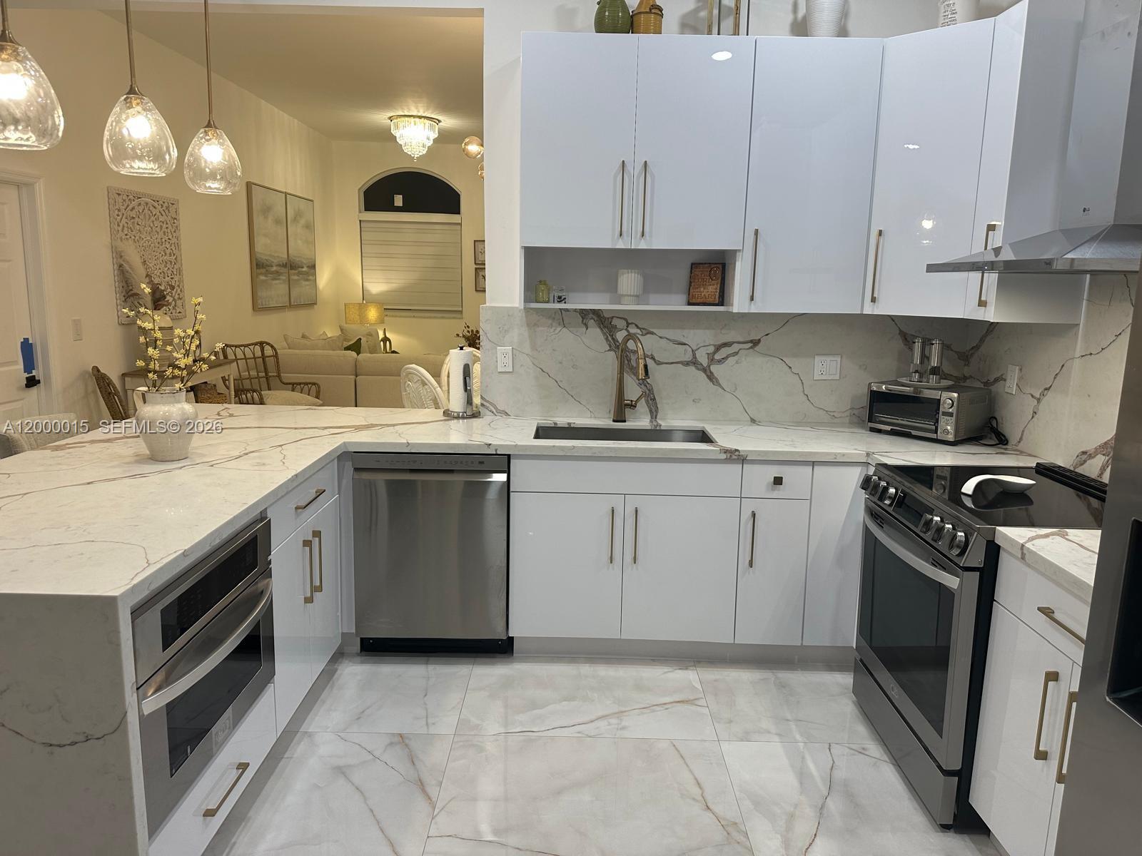 IMPERIAL GROUP - Residential