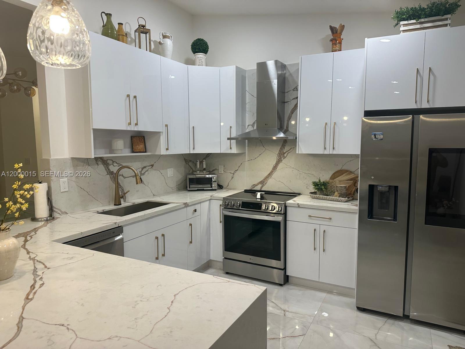 IMPERIAL GROUP - Residential