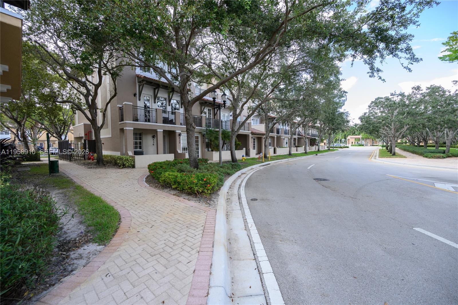 COBBLESTONE CONDO - Residential Lease