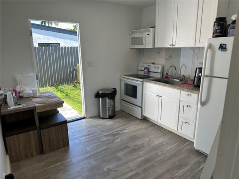 5320 SW 97th Ave B Miami FL 33165