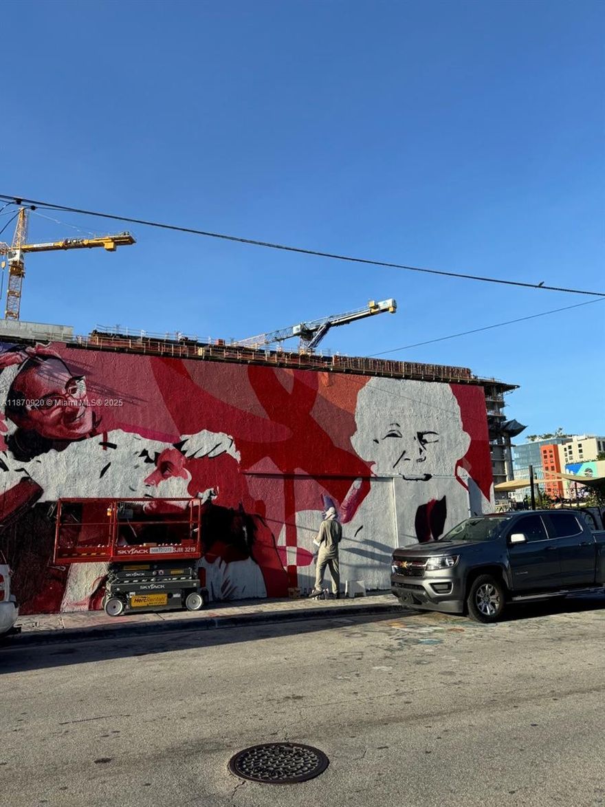 Location, location, location 
Amazing commercial space in the heart of Wynwood. Ideal for a business that needs to leverage on the heavy pedestrian traffic. We are situated across the street from world famous Wynwood walls, the Museum of Graffitti and a block away from award winning Wynwood parking garage .