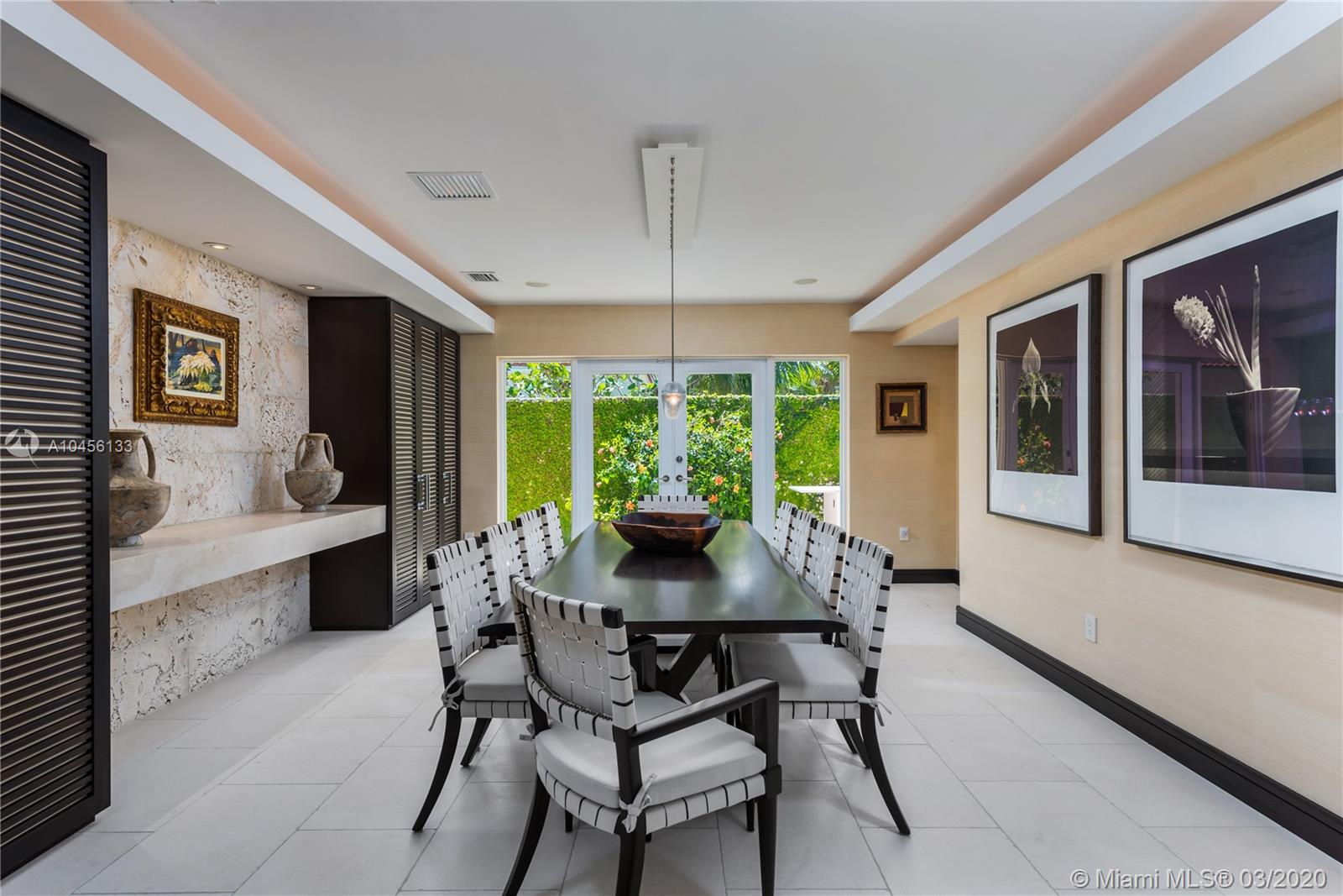 GOLDEN BEACH SEC C - Residential