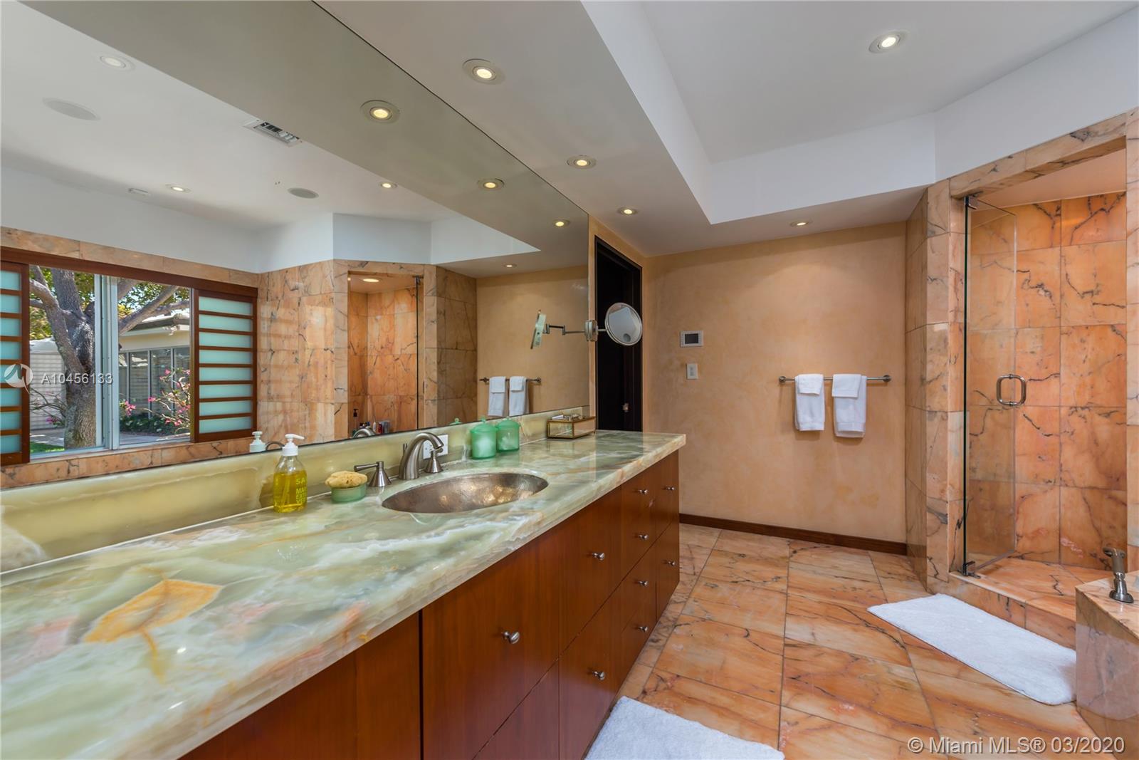 GOLDEN BEACH SEC C - Residential