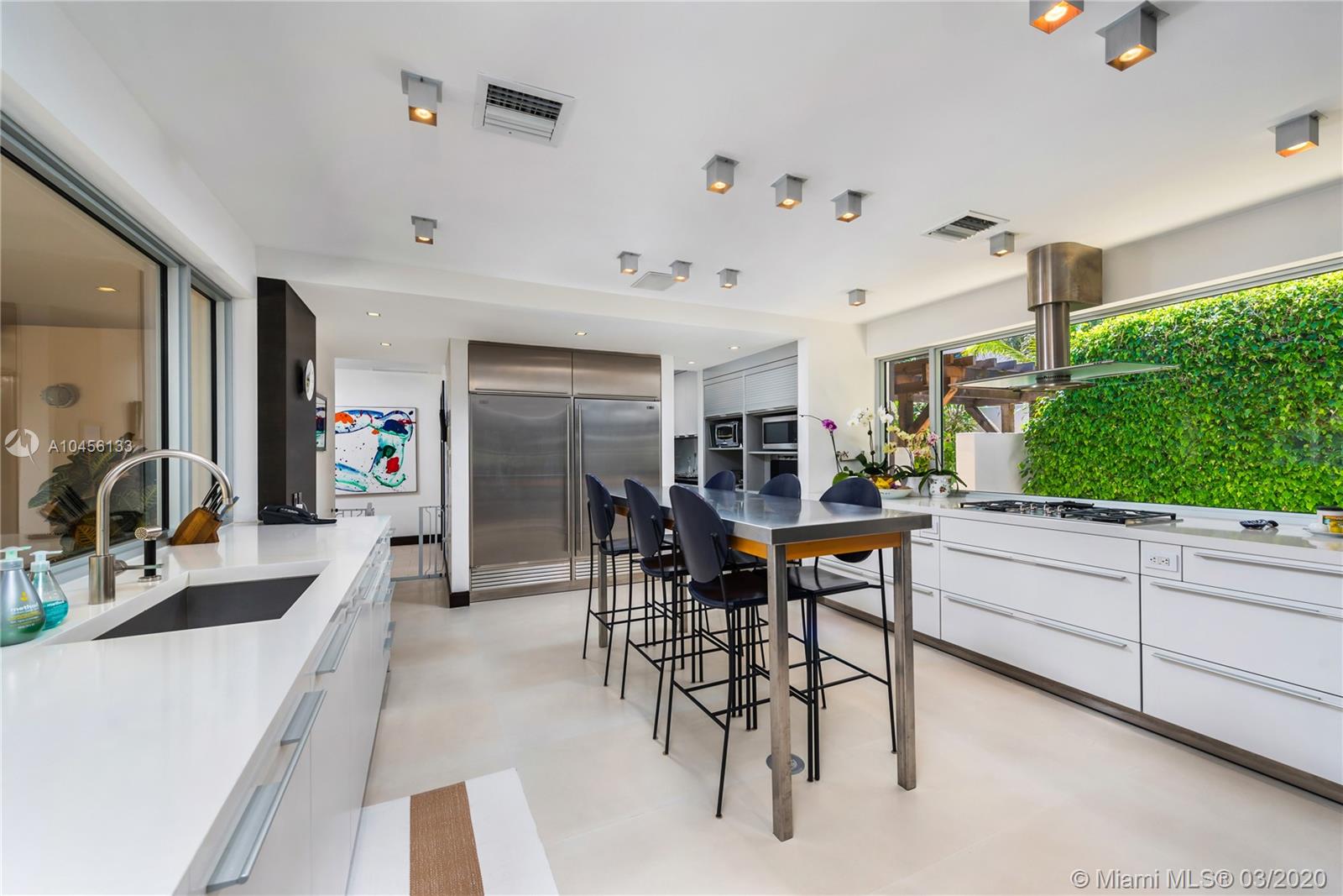 GOLDEN BEACH SEC C - Residential