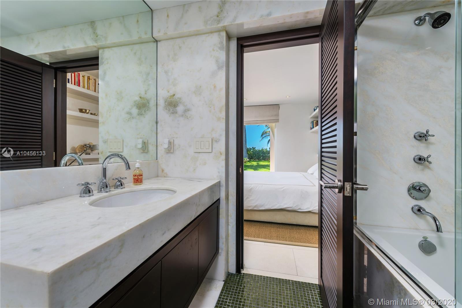 GOLDEN BEACH SEC C - Residential