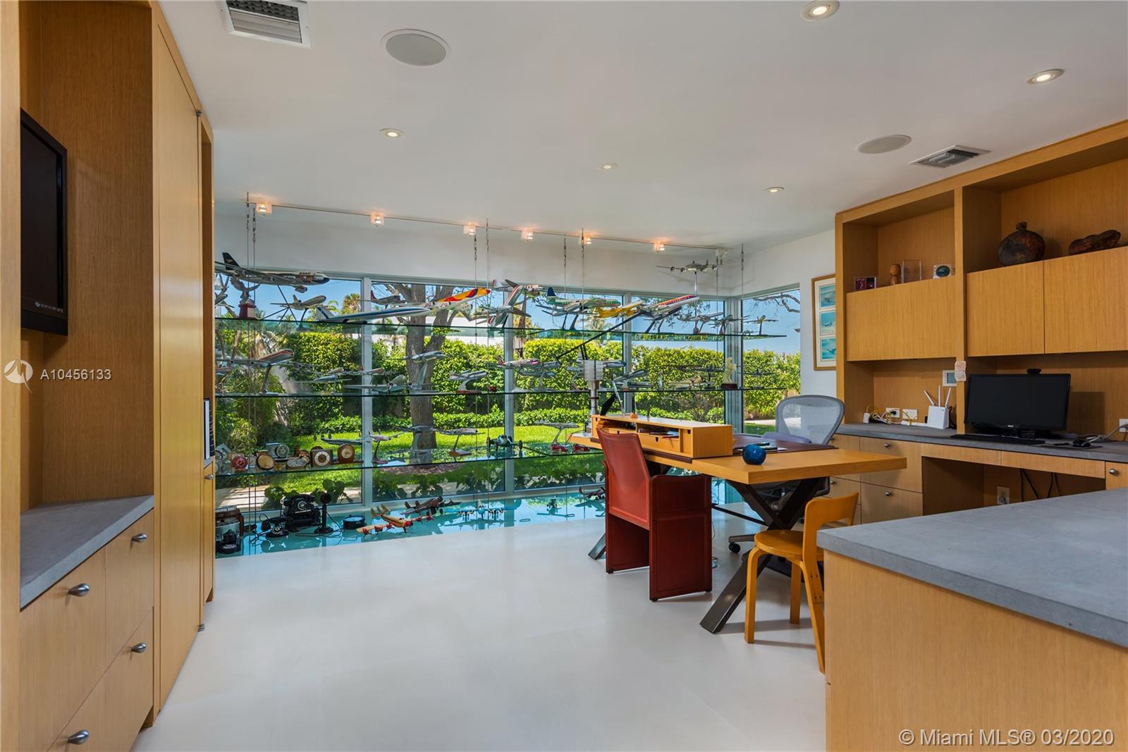 GOLDEN BEACH SEC C - Residential