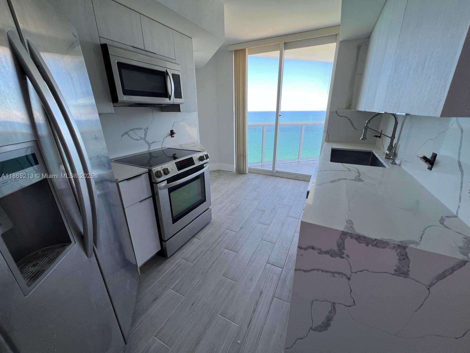 LA GORCE PALACE CONDO - Residential Lease