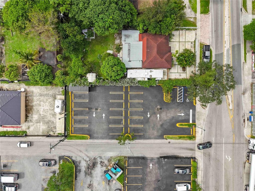 Photo of 720 NW 125th St, North Miami, FL 33168 (MLS # A11901700)