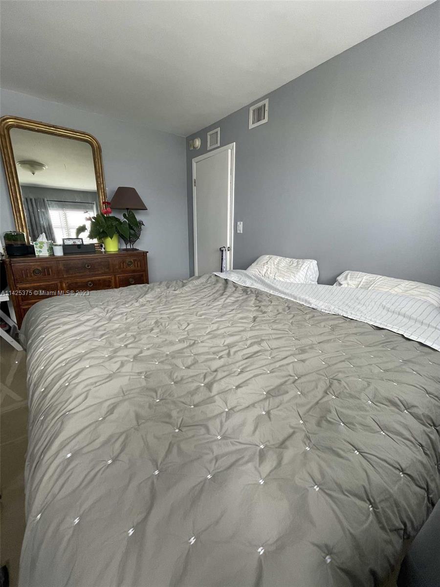 OCTAGON TOWERS I CONDO - Residential Lease