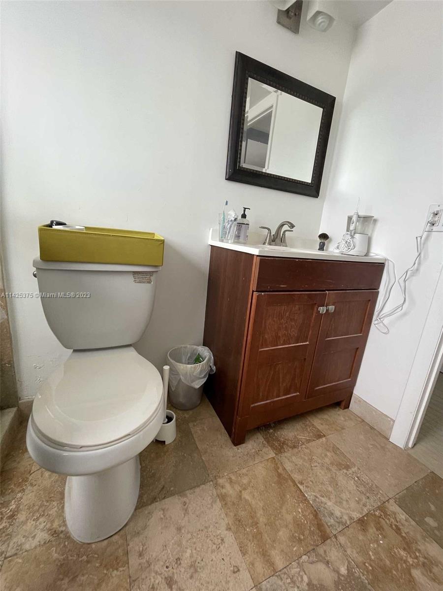 OCTAGON TOWERS I CONDO - Residential Lease