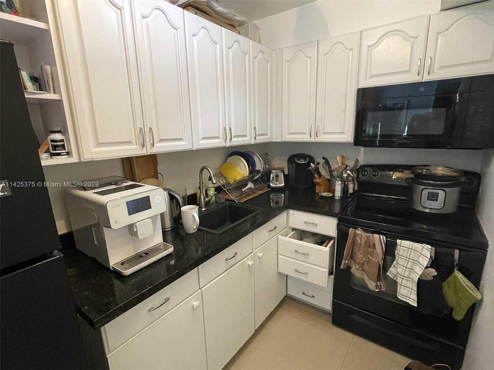 OCTAGON TOWERS I CONDO - Residential Lease