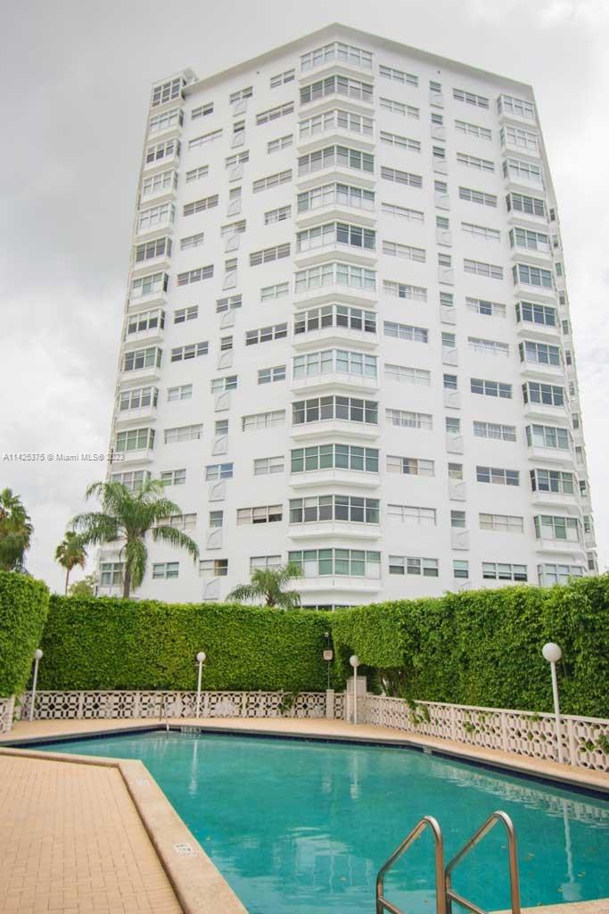 OCTAGON TOWERS I CONDO - Residential Lease