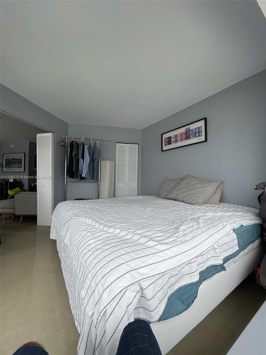 OCTAGON TOWERS I CONDO - Residential Lease