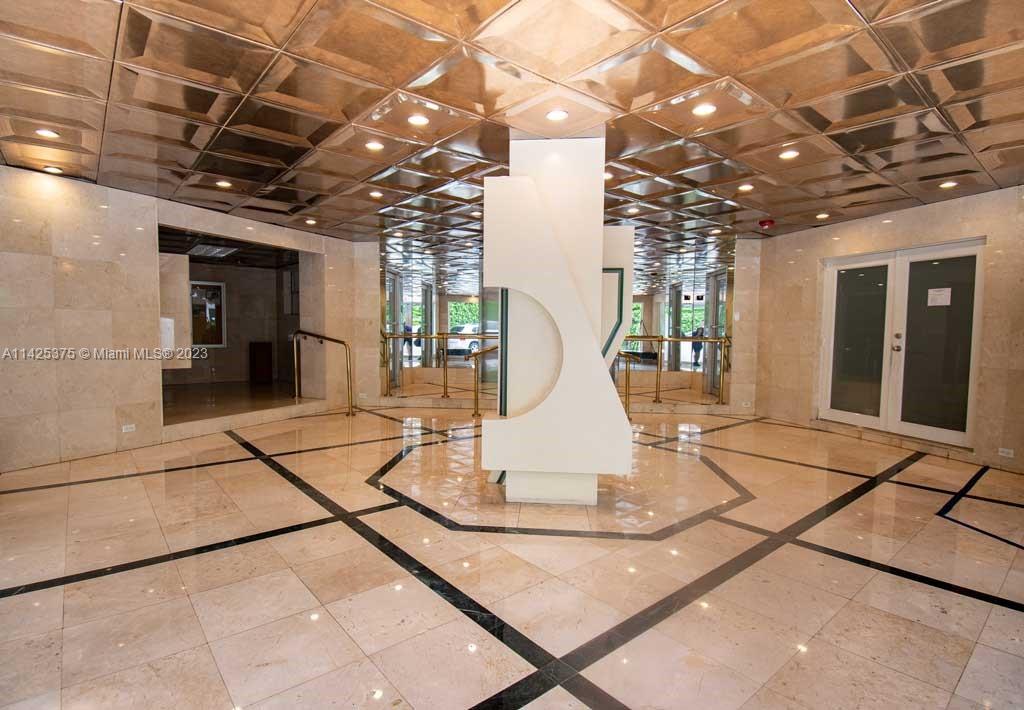 OCTAGON TOWERS I CONDO - Residential Lease