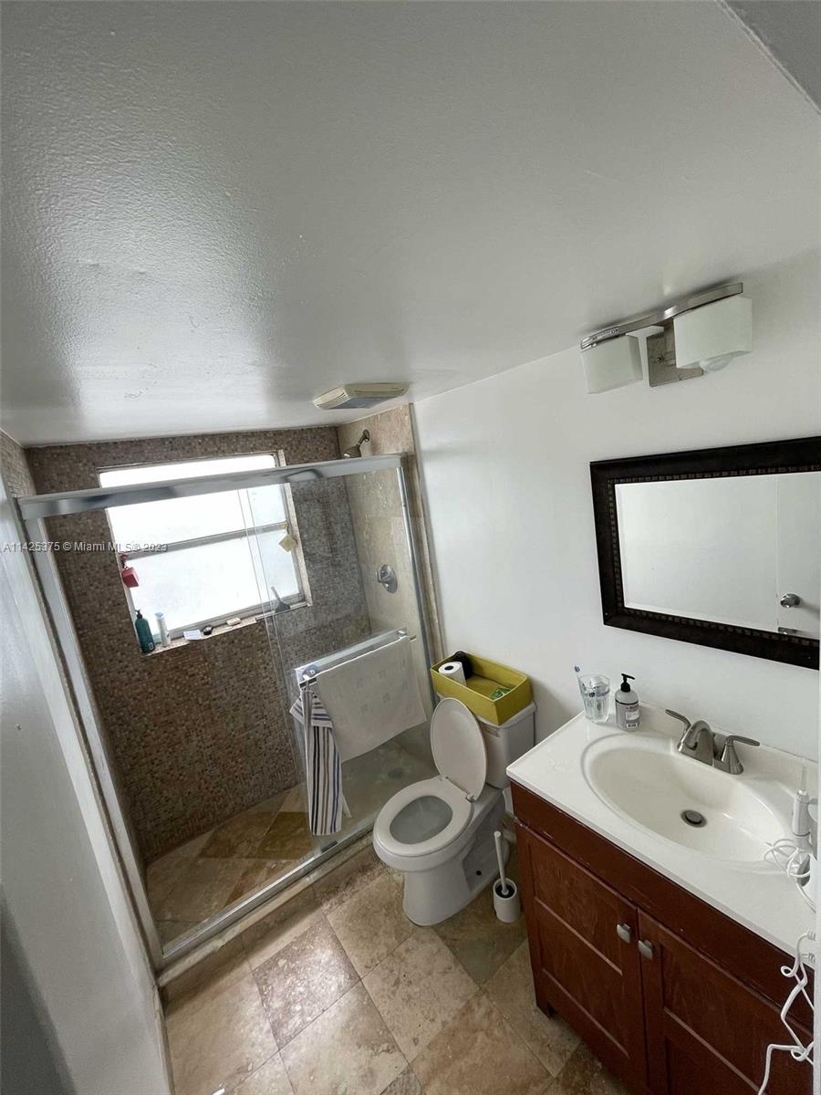 OCTAGON TOWERS I CONDO - Residential Lease