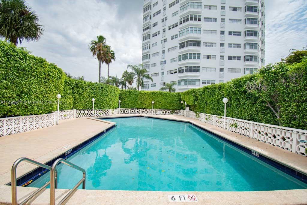 OCTAGON TOWERS I CONDO - Residential Lease