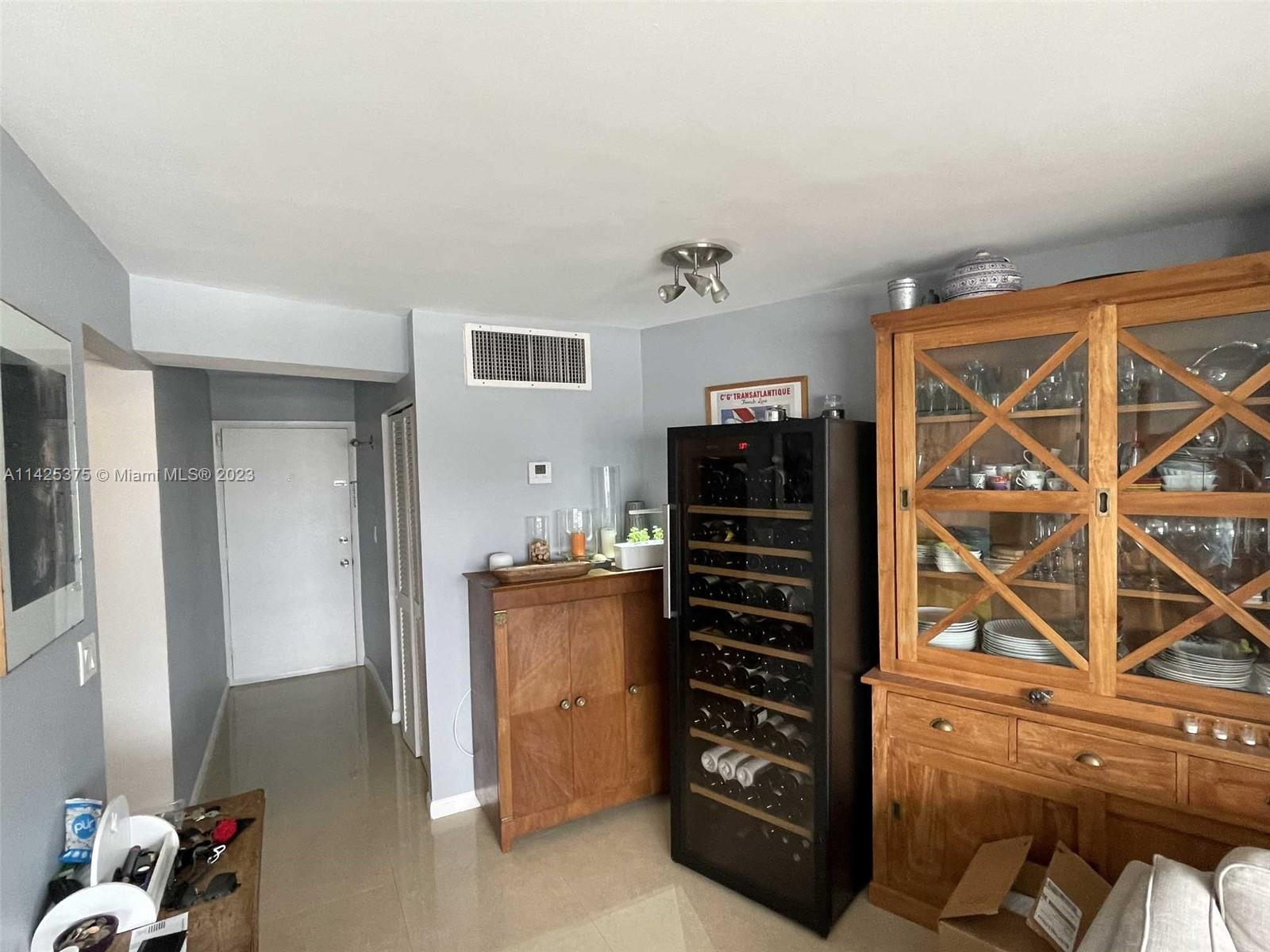 OCTAGON TOWERS I CONDO - Residential Lease