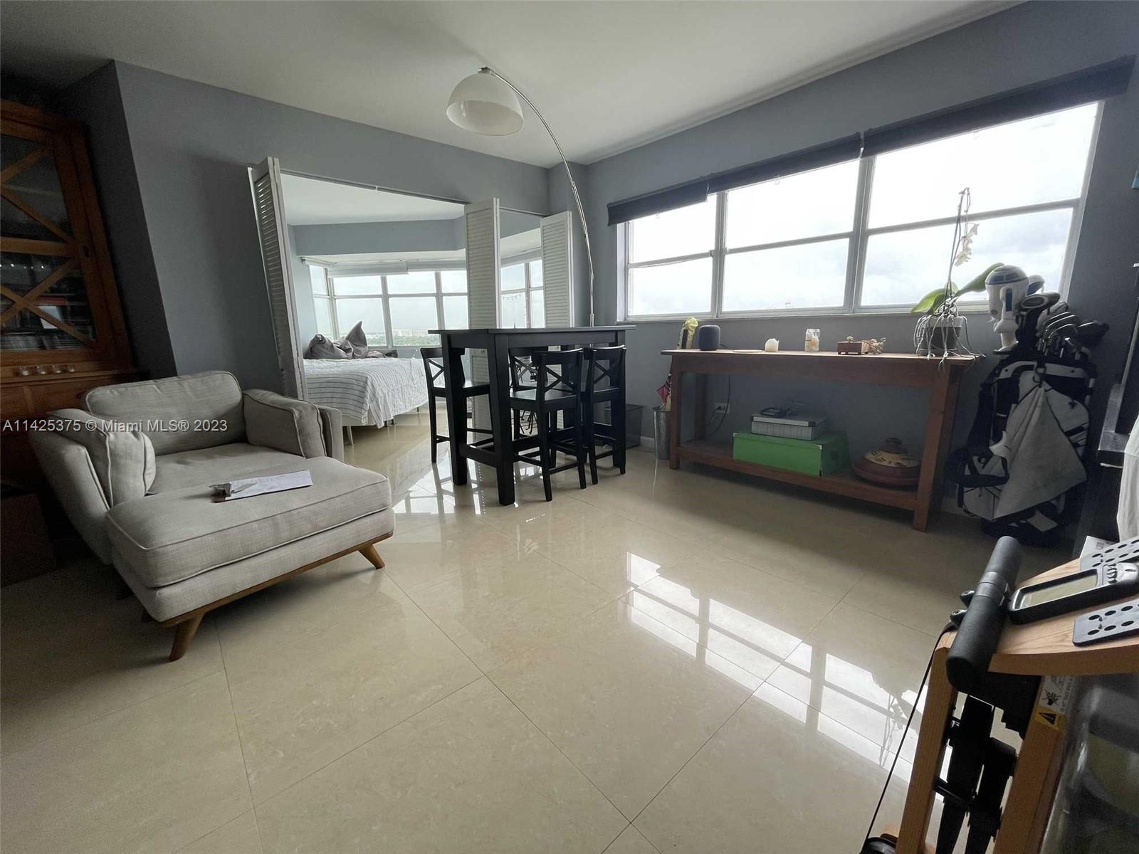 OCTAGON TOWERS I CONDO - Residential Lease