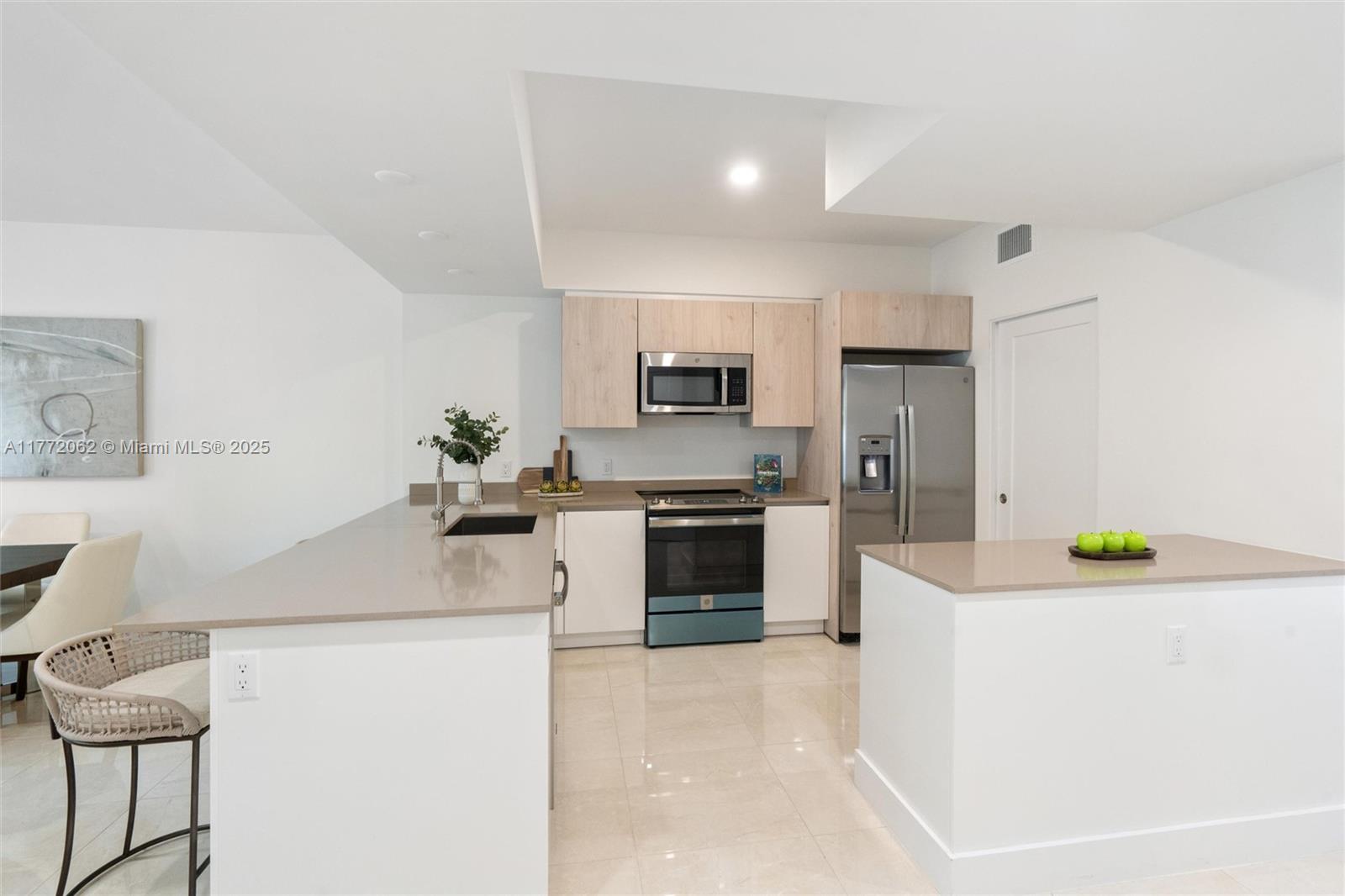 5505 W Oak Way 5505