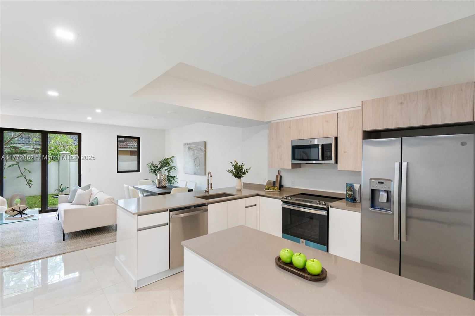 5505 W Oak Way 5505