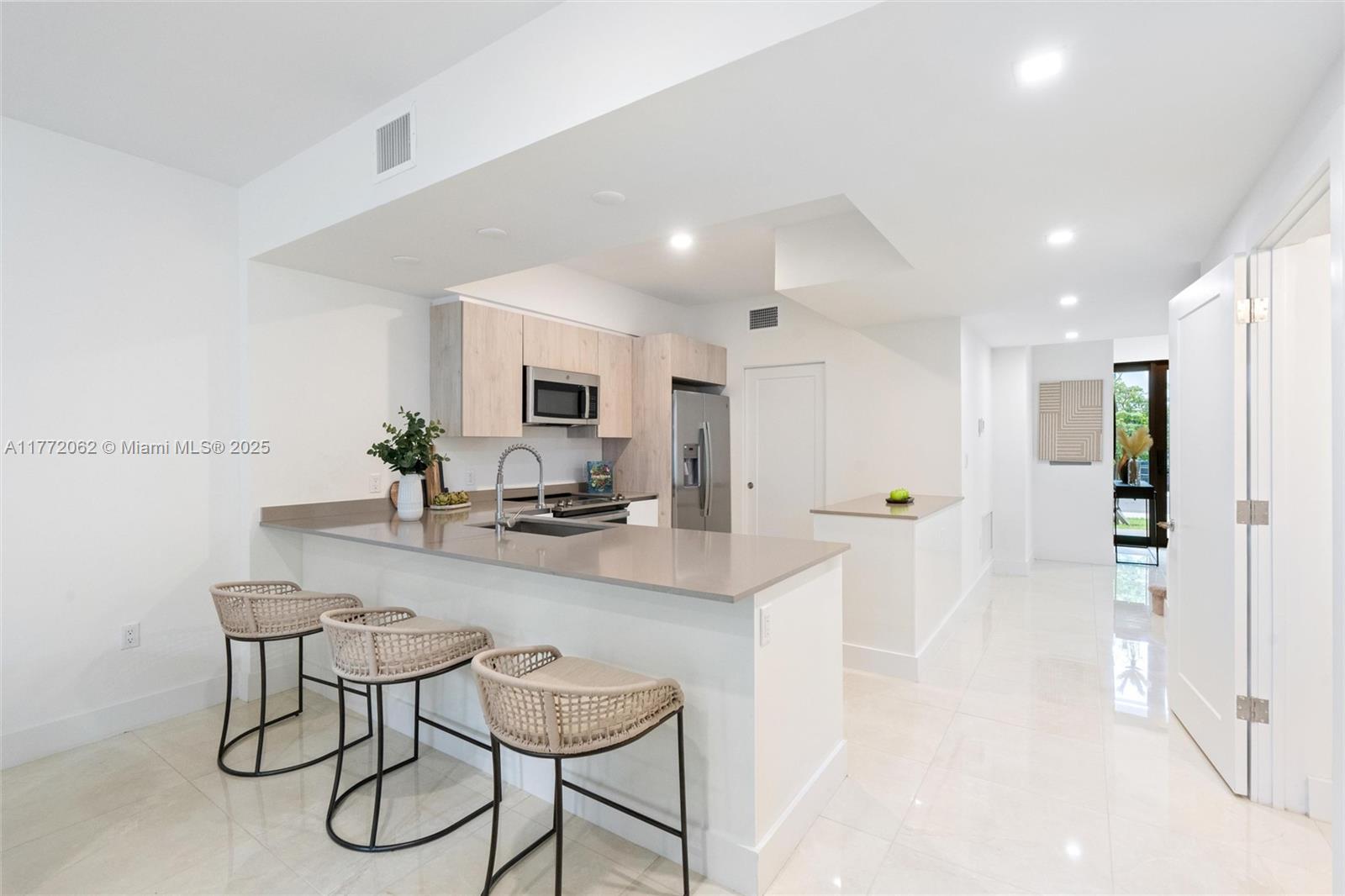 5505 W Oak Way 5505