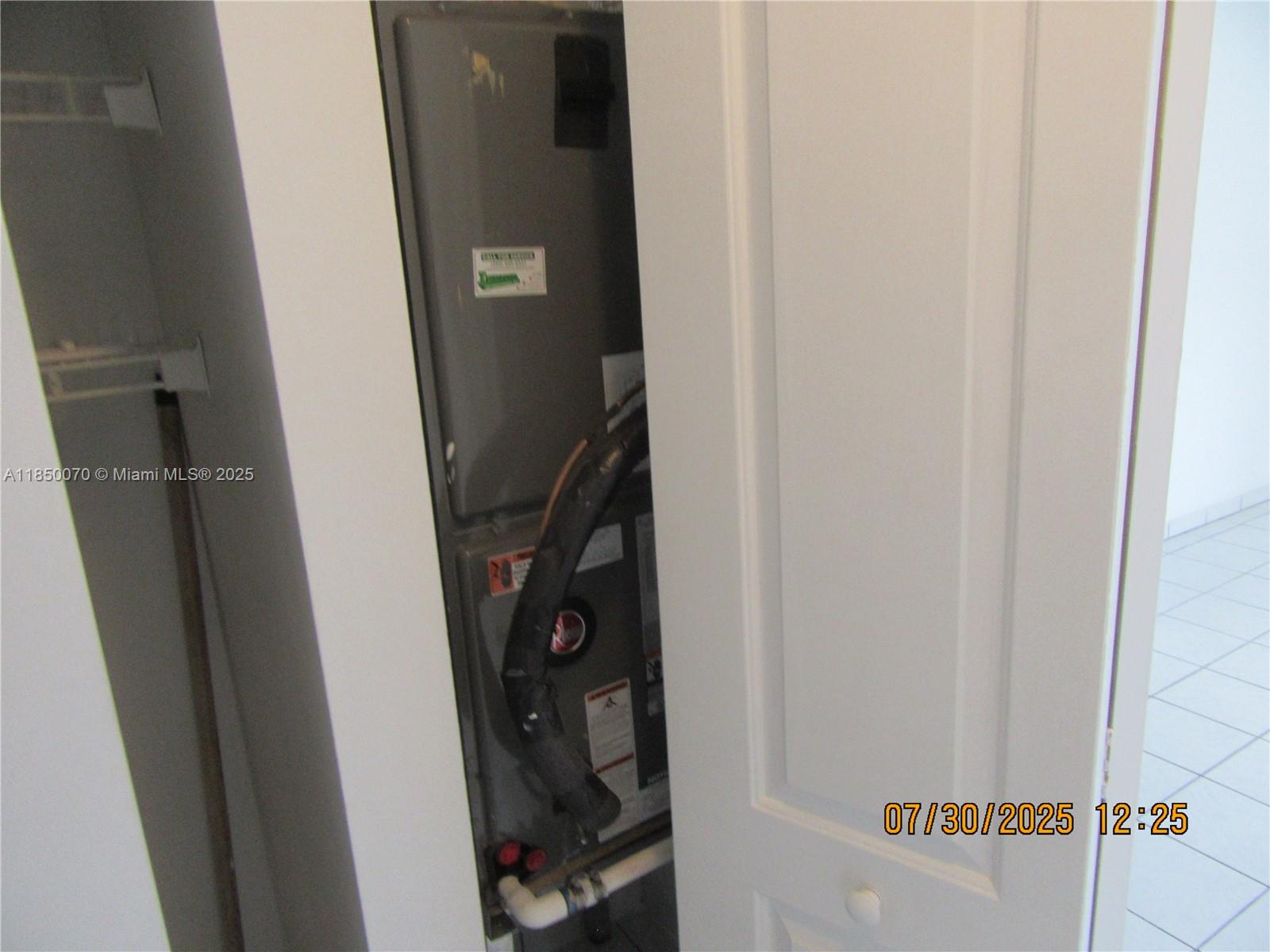 WESTWIND LAKES GARDEN HOM - Residential