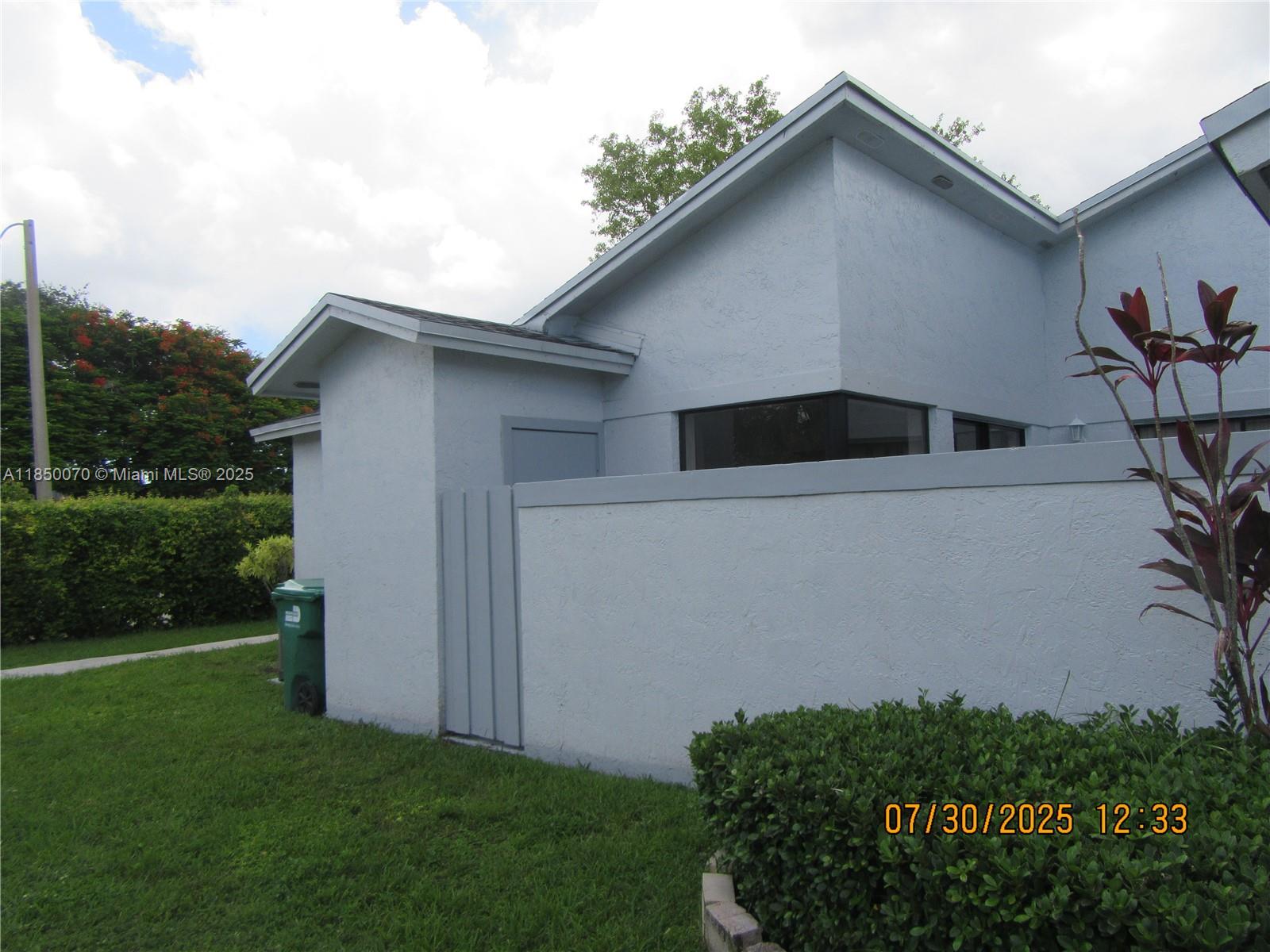 WESTWIND LAKES GARDEN HOM - Residential