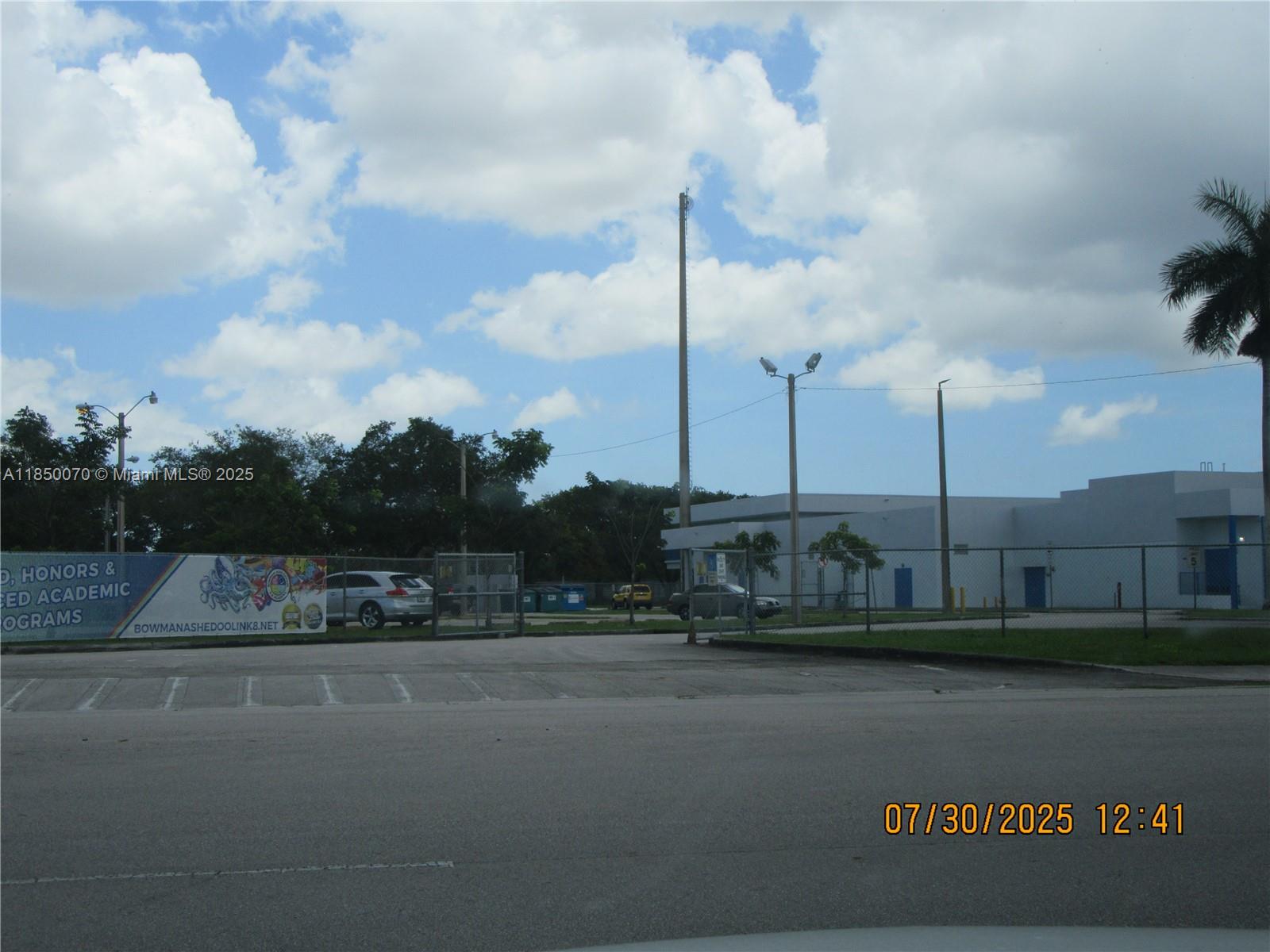 WESTWIND LAKES GARDEN HOM - Residential