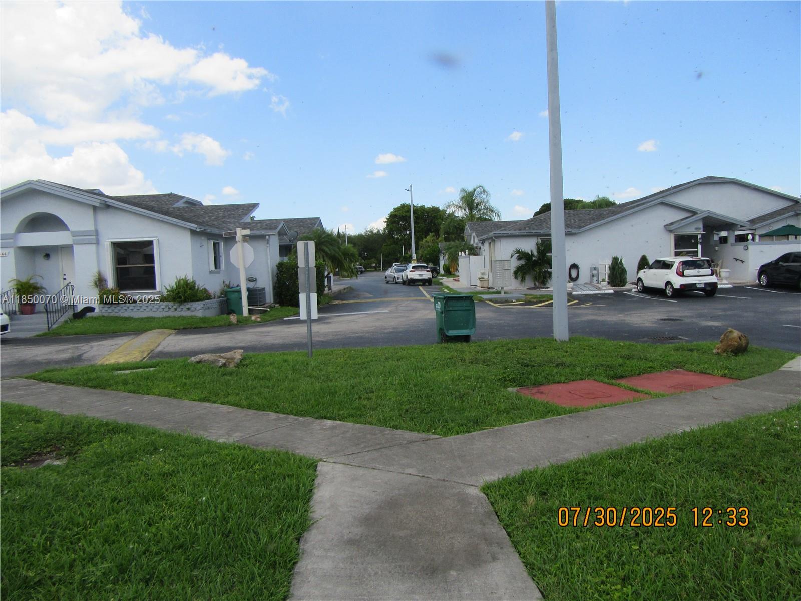 WESTWIND LAKES GARDEN HOM - Residential